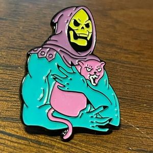 💀 Skeletor Cuddling Cat MOTU He Man Evil Collectable Fashion Pin 💀